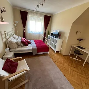 Downtown Hideaway Apartment Budapest