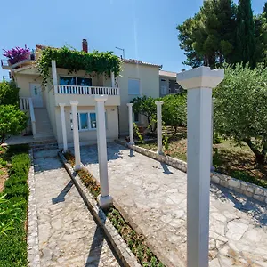 Maja Apartment Trogir